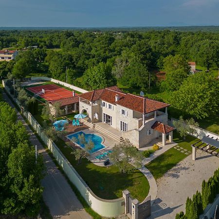 Villa Ortensia Mit Beheiztem Pool By Istrialux Svetvinčenat Exterior foto